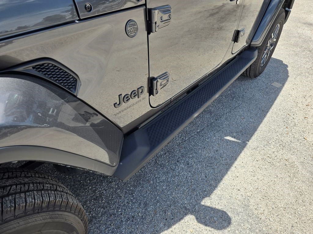 New 2026 Jeep Wrangler Unlimited Sahara AWD/4WD image 11