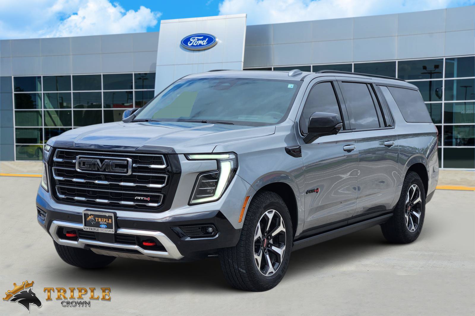 Used 2026 GMC Yukon XL AT4 w/ AT4 Premium Plus Package AWD/4WD image 2