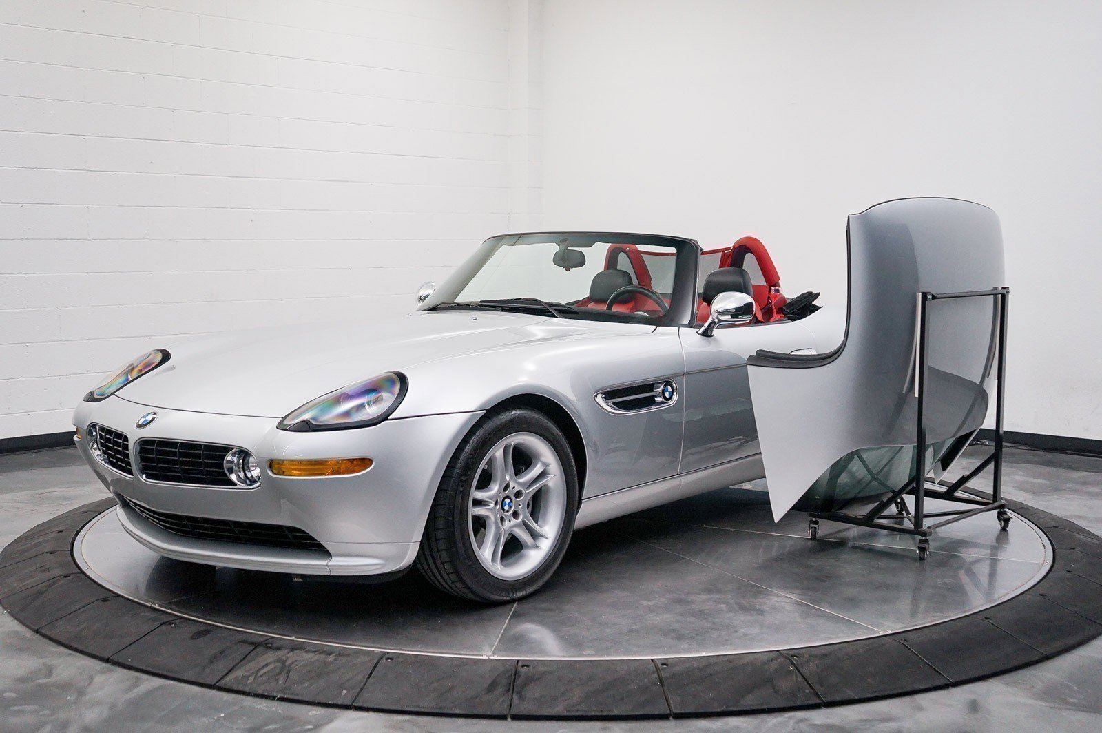 Used 2003 BMW Z8 RWD image 47