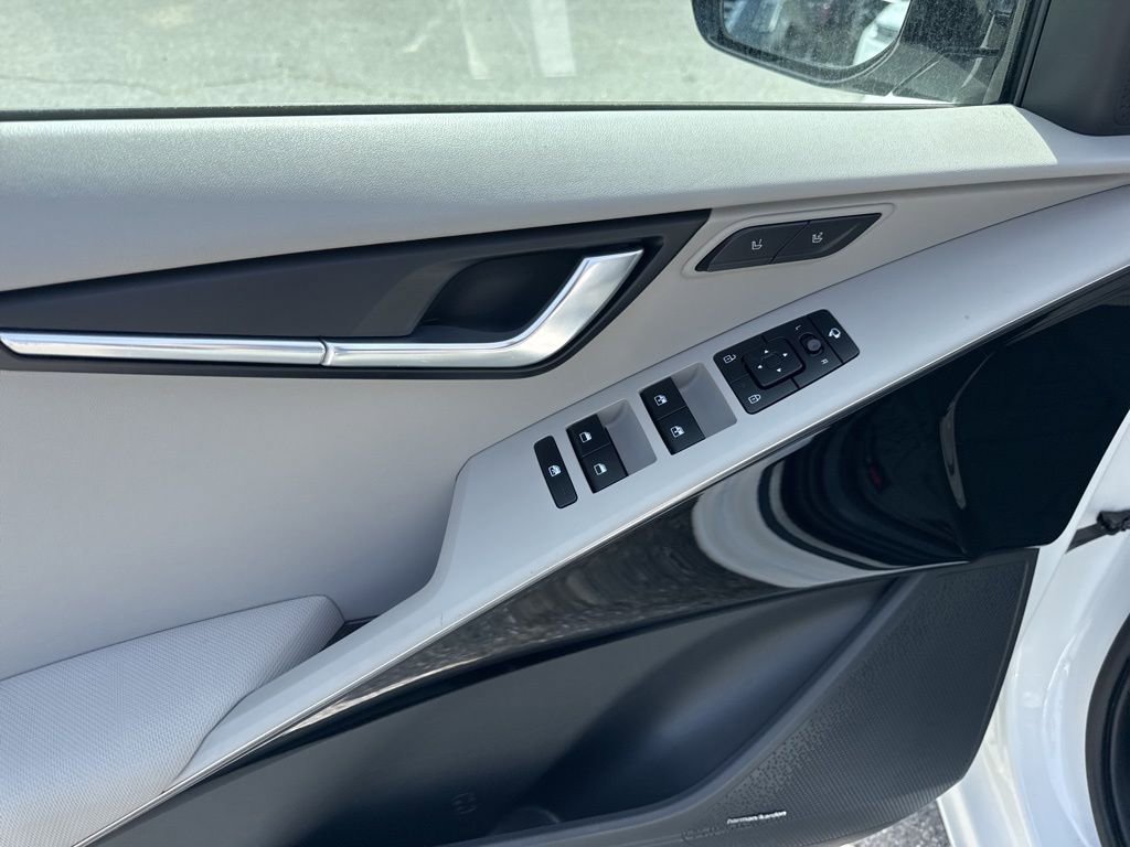 Used 2024 Kia Niro Wave w/ Wave Preserve Package image 24