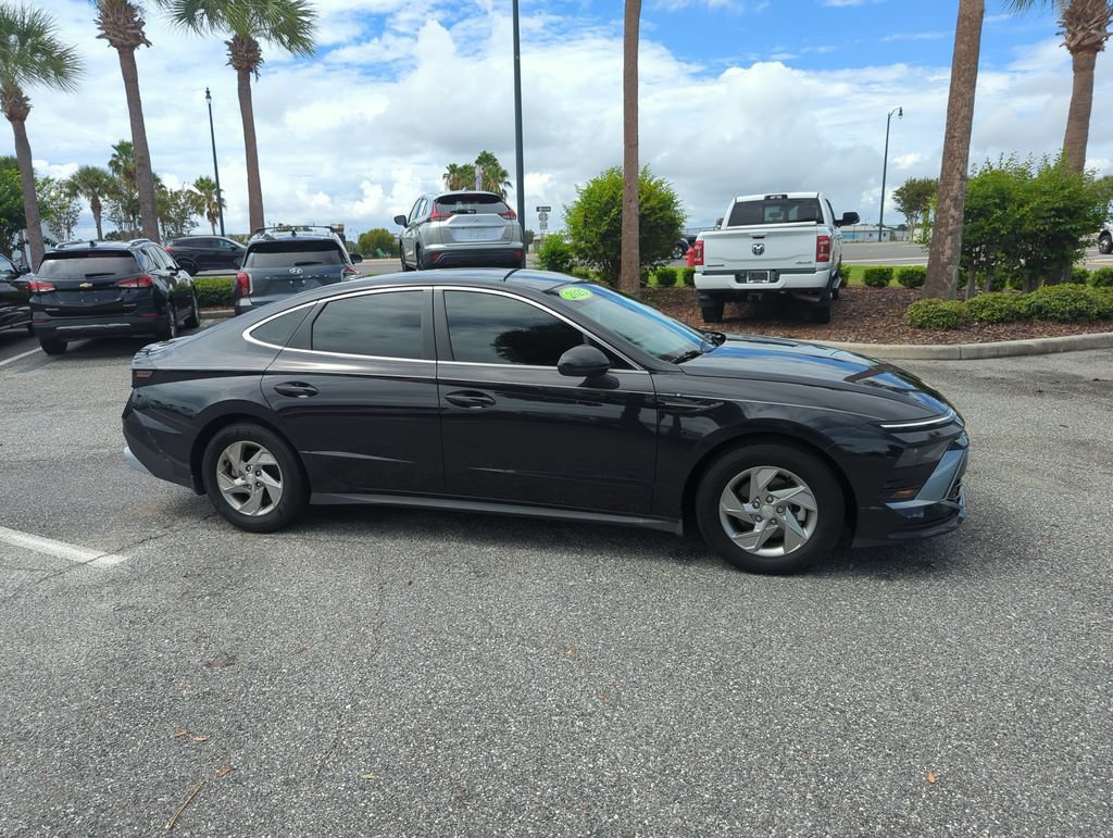 Used 2025 Hyundai Sonata SE FWD image 2
