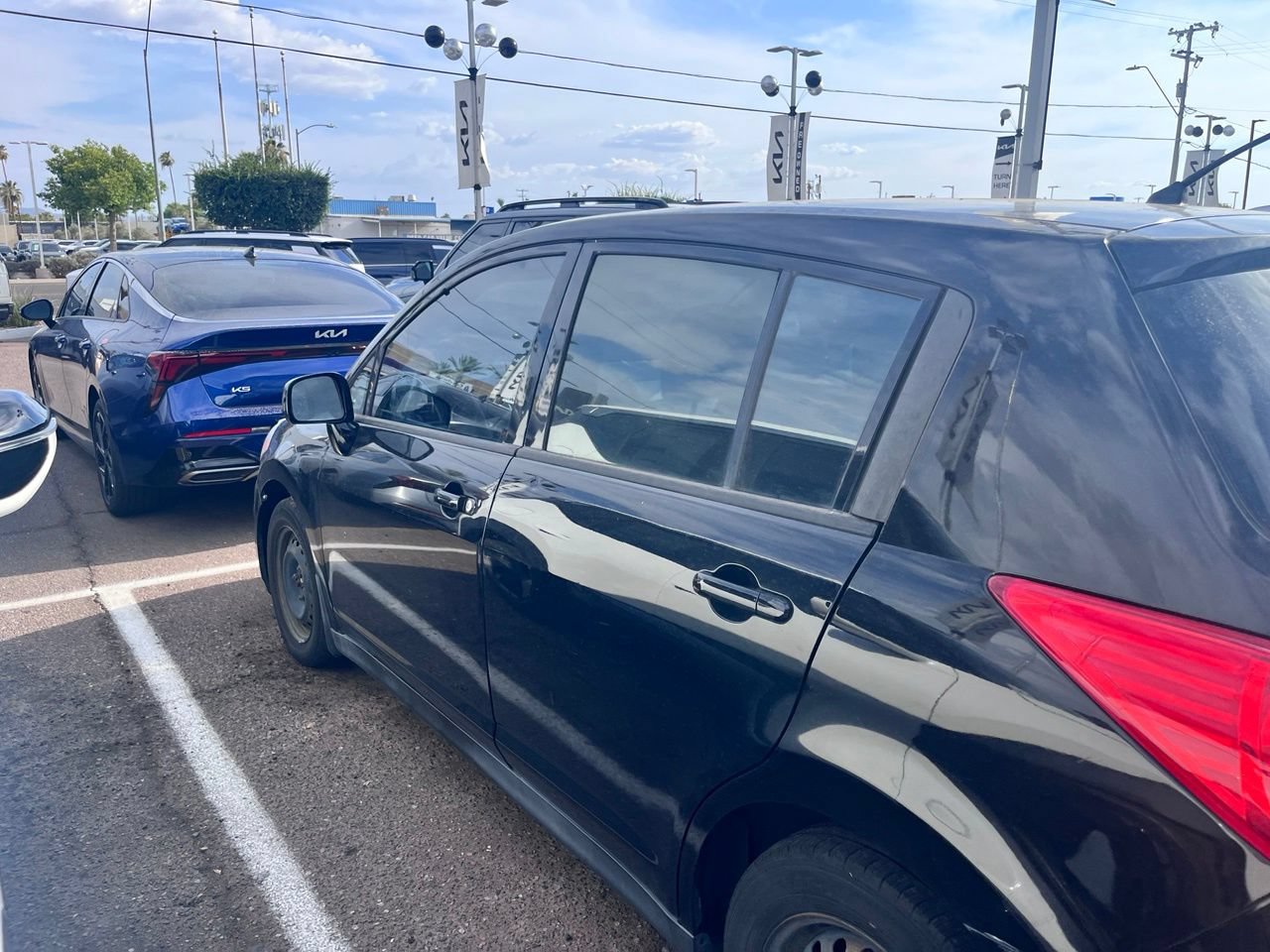 Used 2011 Nissan Versa 1.8 S w/ PWR Plus Pkg FWD image 2