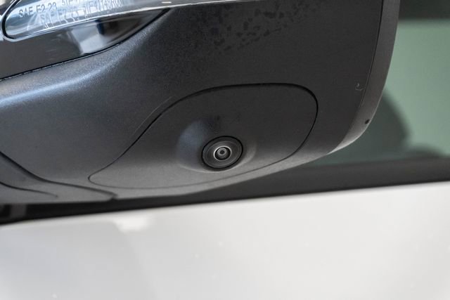 Used 2025 GMC Acadia Elevation image 10