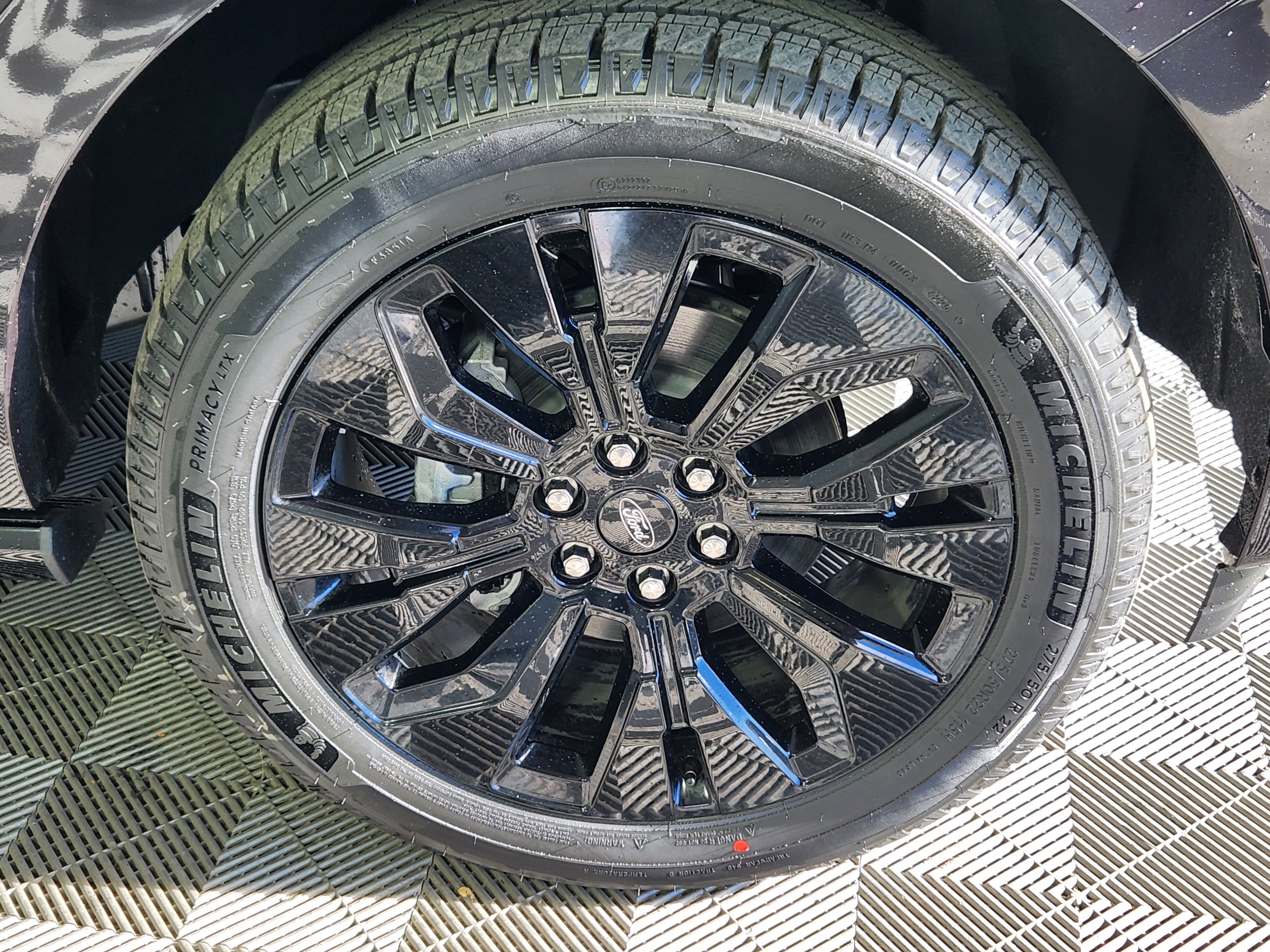 New 2025 Ford Expedition Platinum w/ Stealth Appearance Package image 9