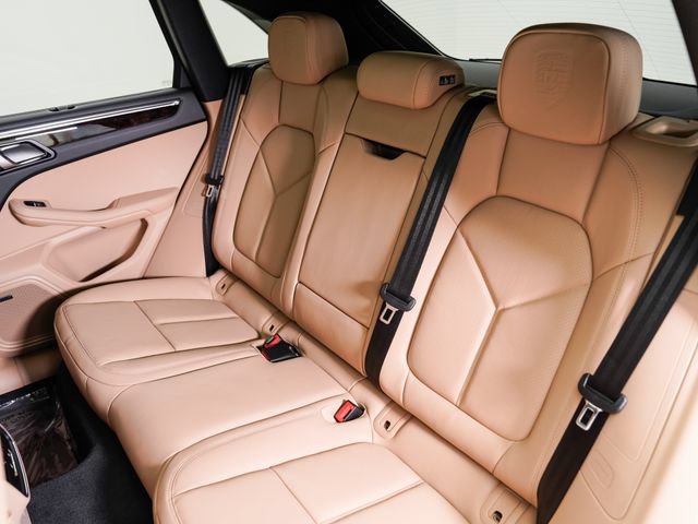 Certified 2026 Porsche Macan AWD/4WD image 26