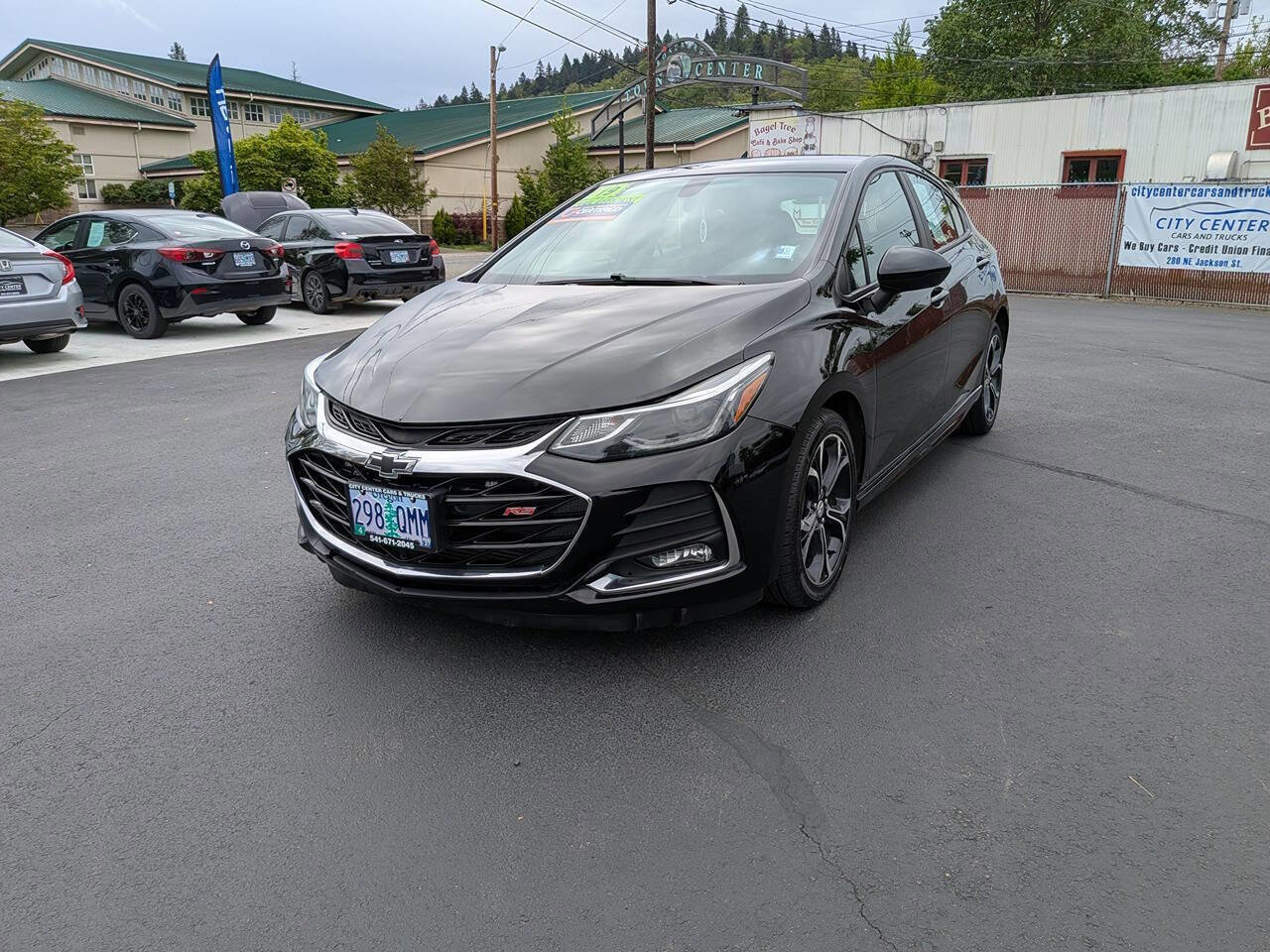 Used 2019 Chevrolet Cruze LT w/ RS Package FWD image 4