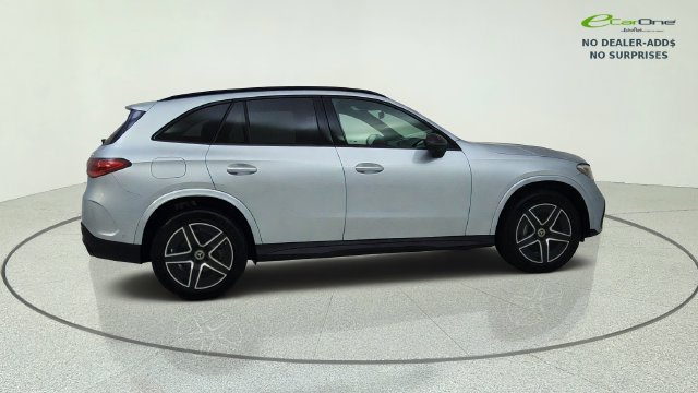 Used 2025 Mercedes-Benz GLC 300 4MATIC image 7