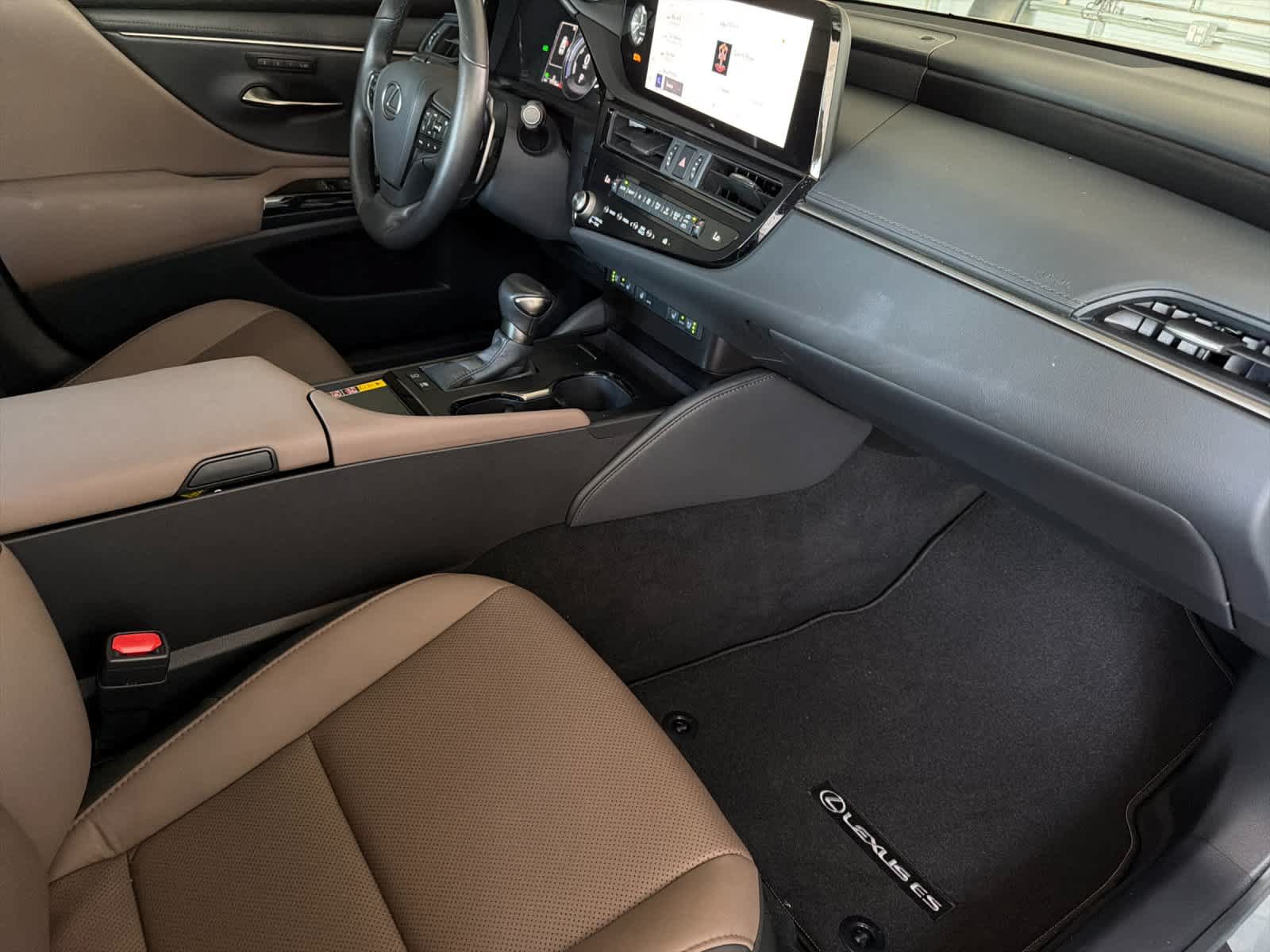 Certified 2025 Lexus ES 300h w/ Premium Package FWD image 16