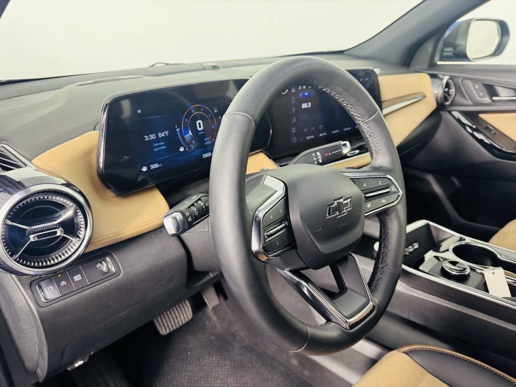 Used 2025 Chevrolet Equinox ACTIV w/ Safety and Technology Package image 8