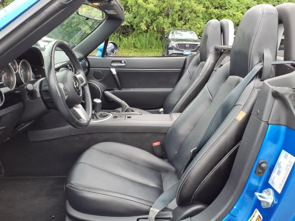 Used 2006 MAZDA MX-5 Miata Grand Touring RWD image 9