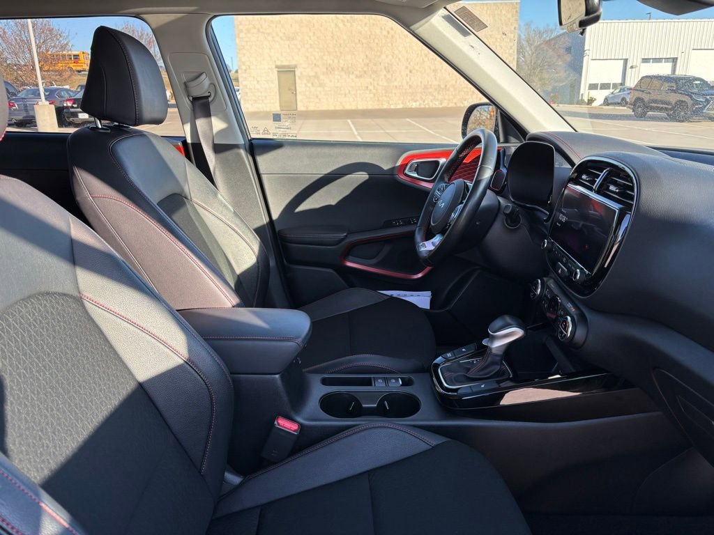 Used 2023 Kia Soul GT-Line w/ GT-Line Technology Package image 13