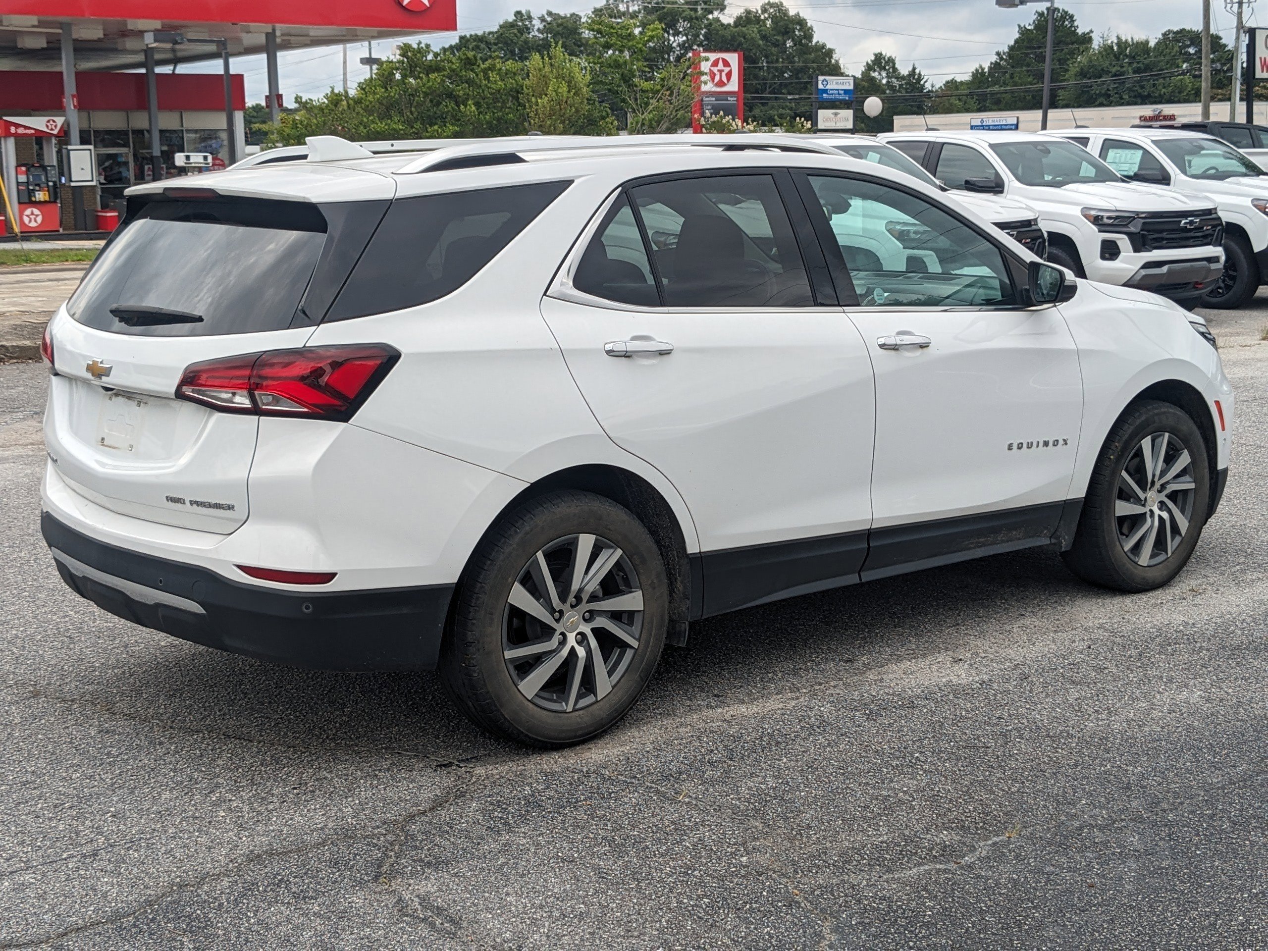 Used 2022 Chevrolet Equinox Premier image 4