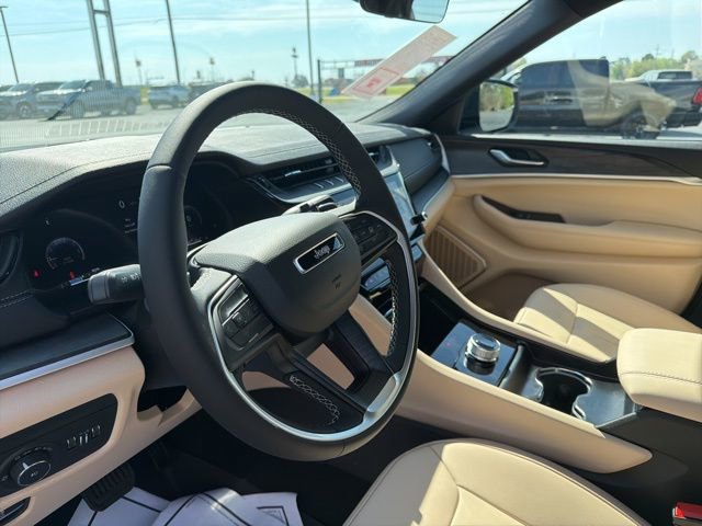 New 2026 Jeep Grand Cherokee Limited RWD image 7