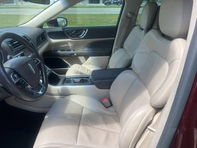 Used 2017 Lincoln Continental Reserve FWD image 9