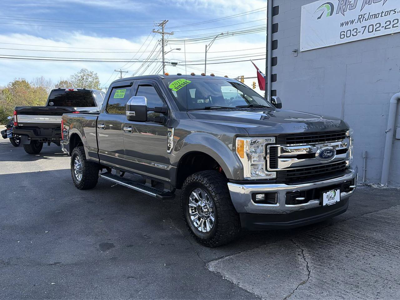 Used 2017 Ford F350 XLT w/ XLT Premium Package AWD/4WD image 2