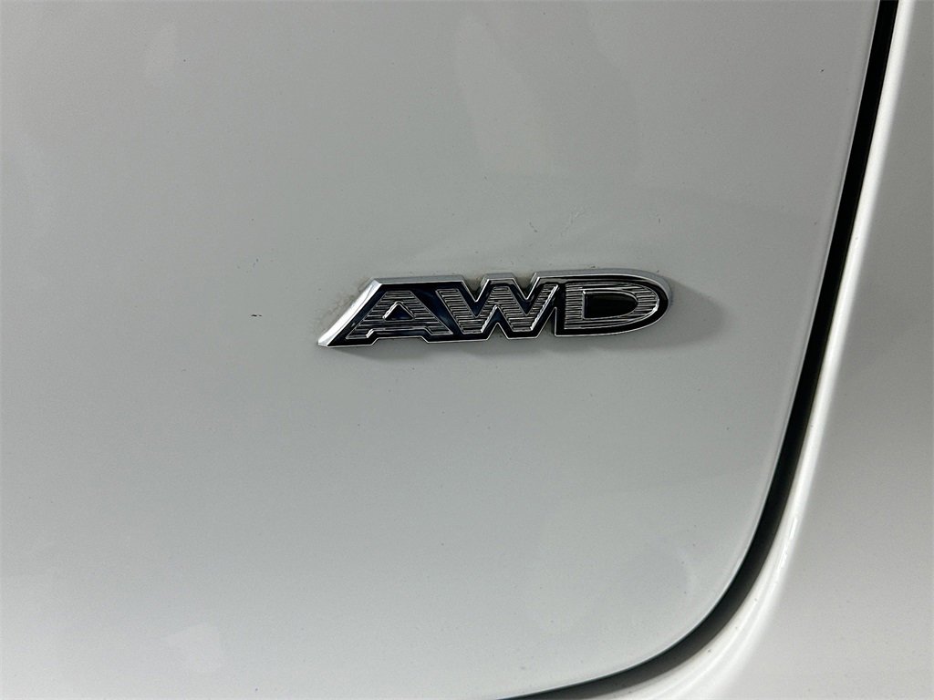 Used 2024 Chrysler Pacifica Touring-L image 27