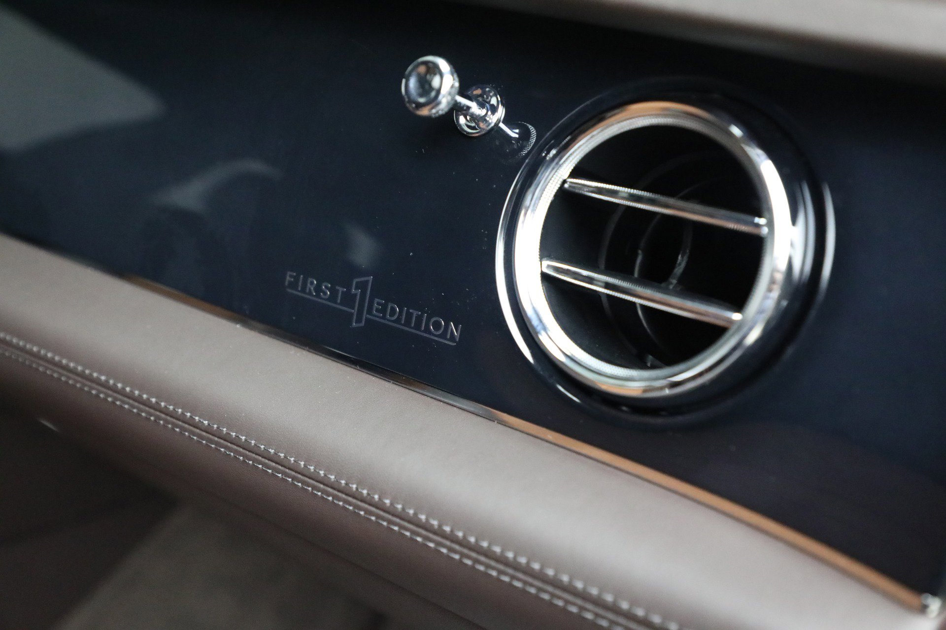 Certified 2021 Bentley Bentayga image 30