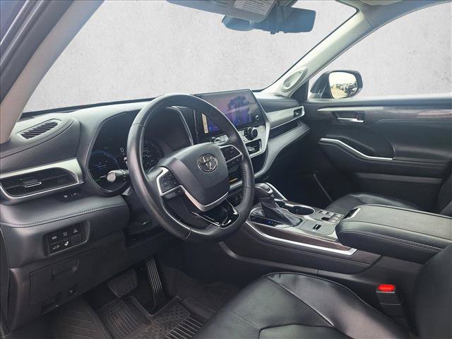 Used 2023 Toyota Highlander Platinum AWD/4WD image 9