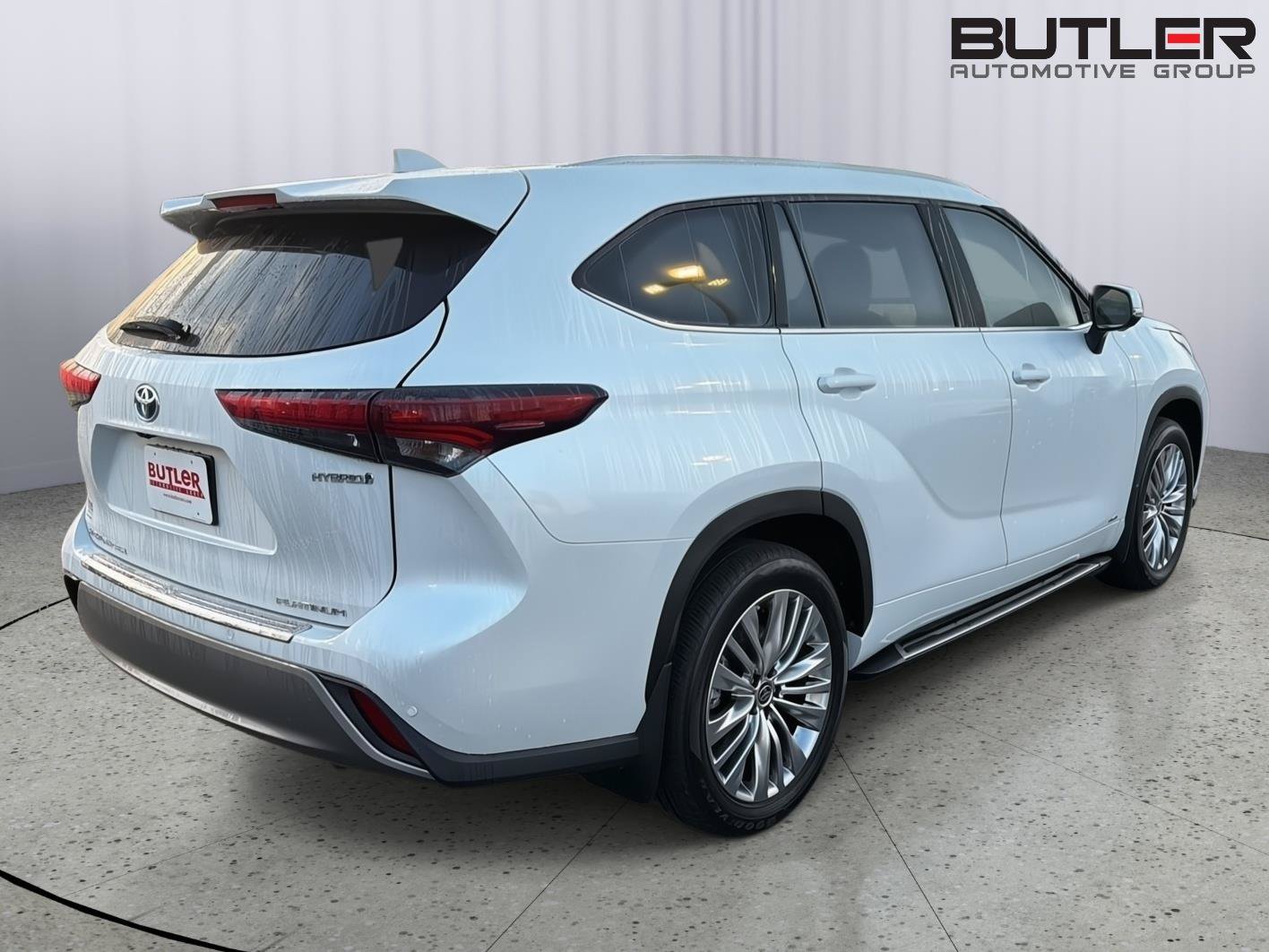 Certified 2024 Toyota Highlander Platinum AWD/4WD image 6