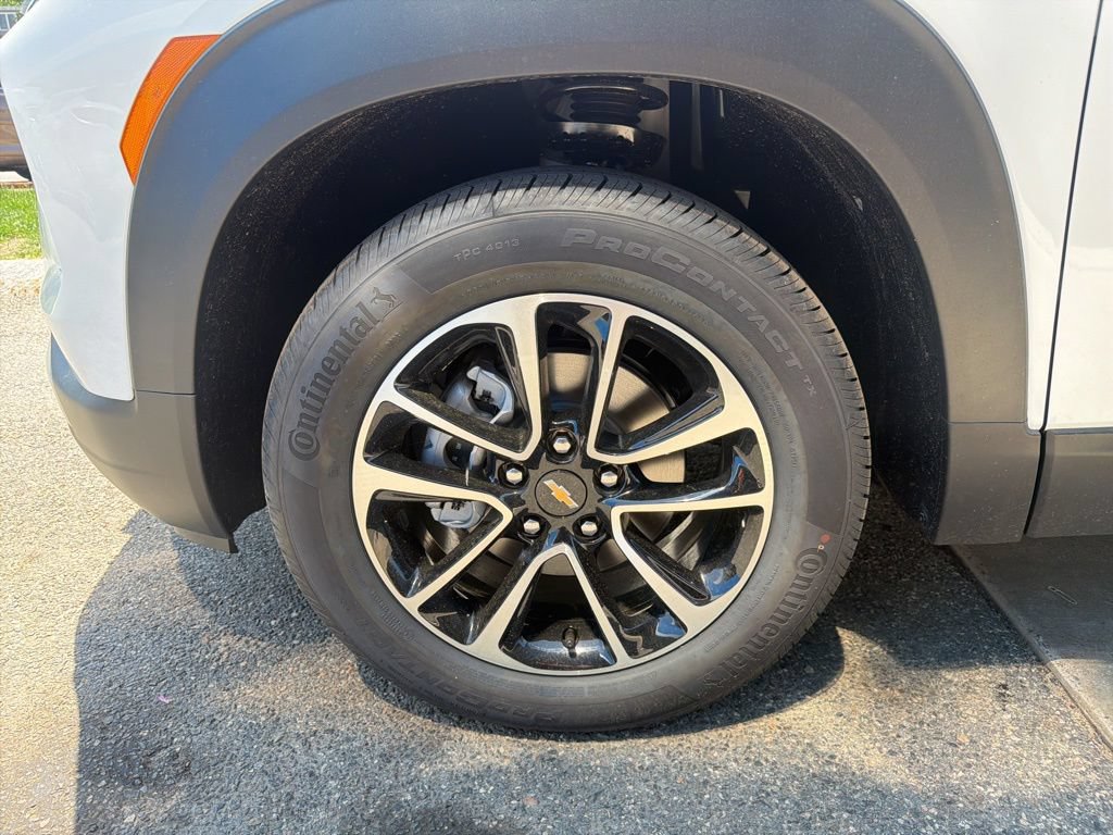 New 2026 Chevrolet TrailBlazer LT w/ LT Cold Weather Package AWD/4WD image 25