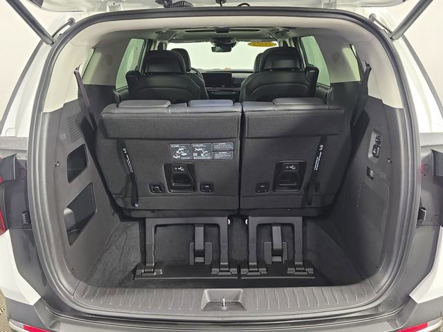 Used 2025 Kia Carnival SX Prestige FWD image 41
