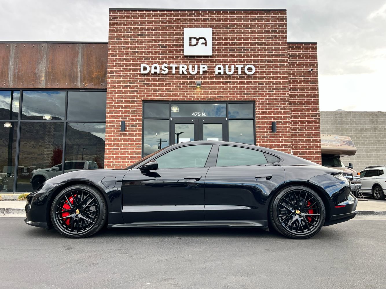 Used 2021 Porsche Taycan Turbo S image 3