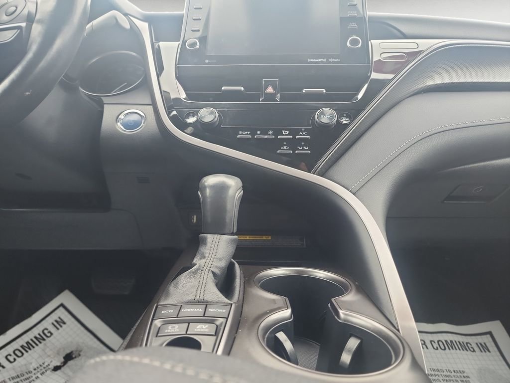 Used 2021 Toyota Camry XSE image 11