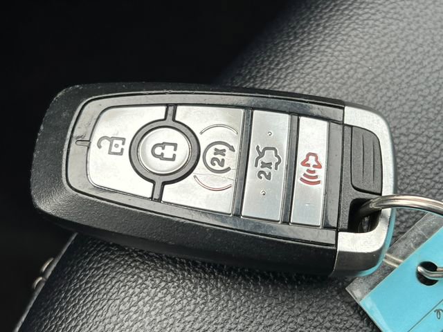 Used 2020 Ford Fusion SEL image 32