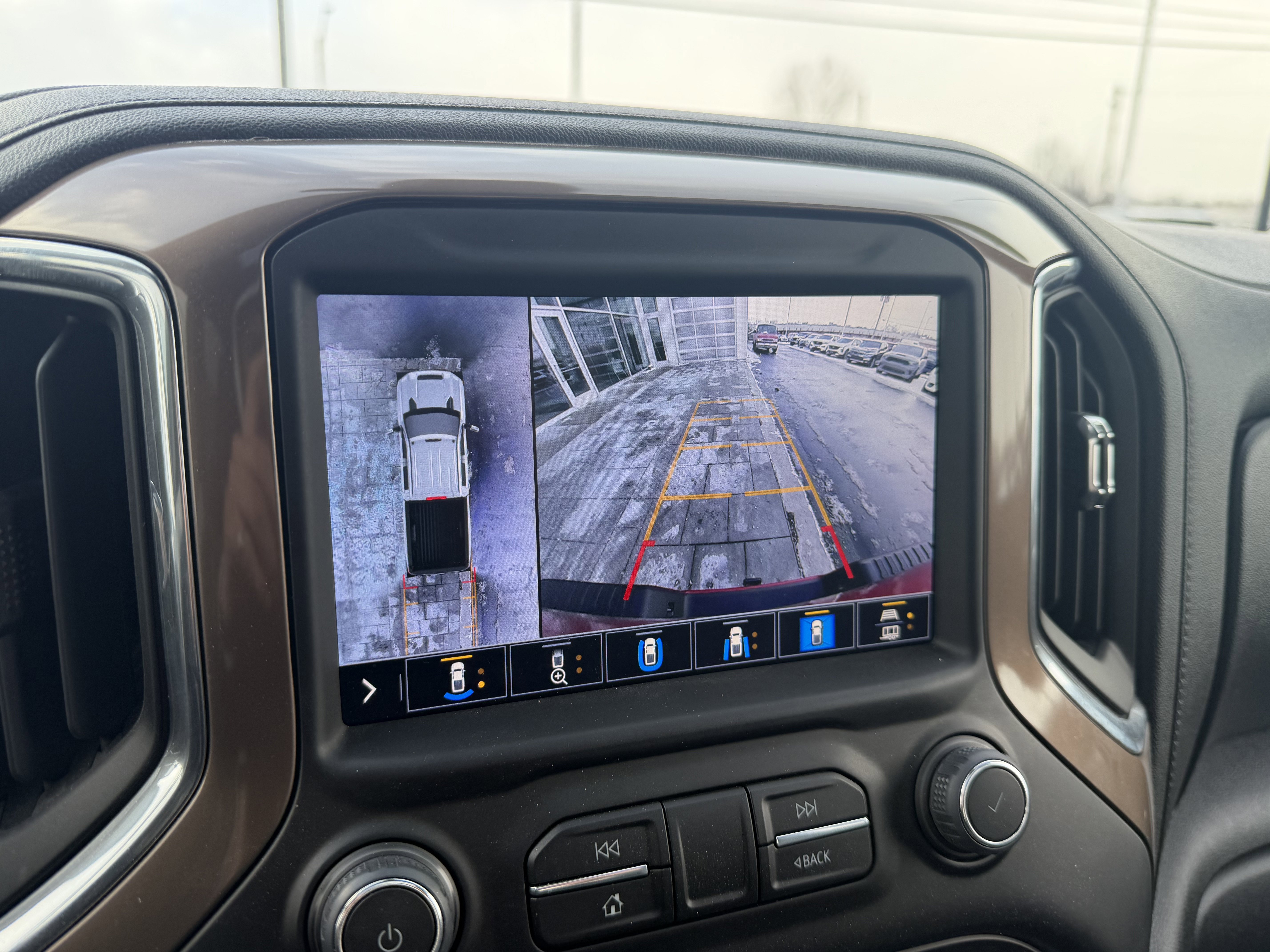 Used 2023 Chevrolet Silverado 2500 High Country w/ Safety Package II image 21