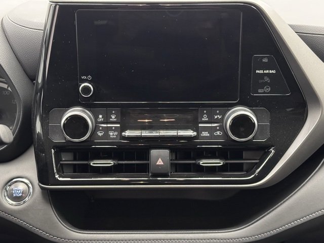 Used 2023 Toyota Highlander LE image 30