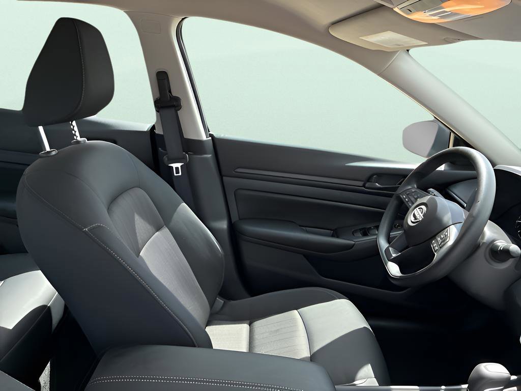 Used 2025 Nissan Altima 2.5 S image 10