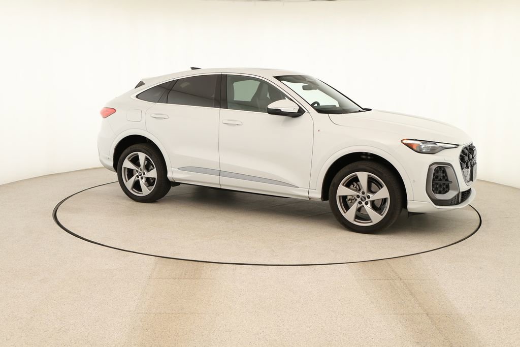 Certified 2025 Audi Q5 Premium Plus w/ Premium Plus image 9