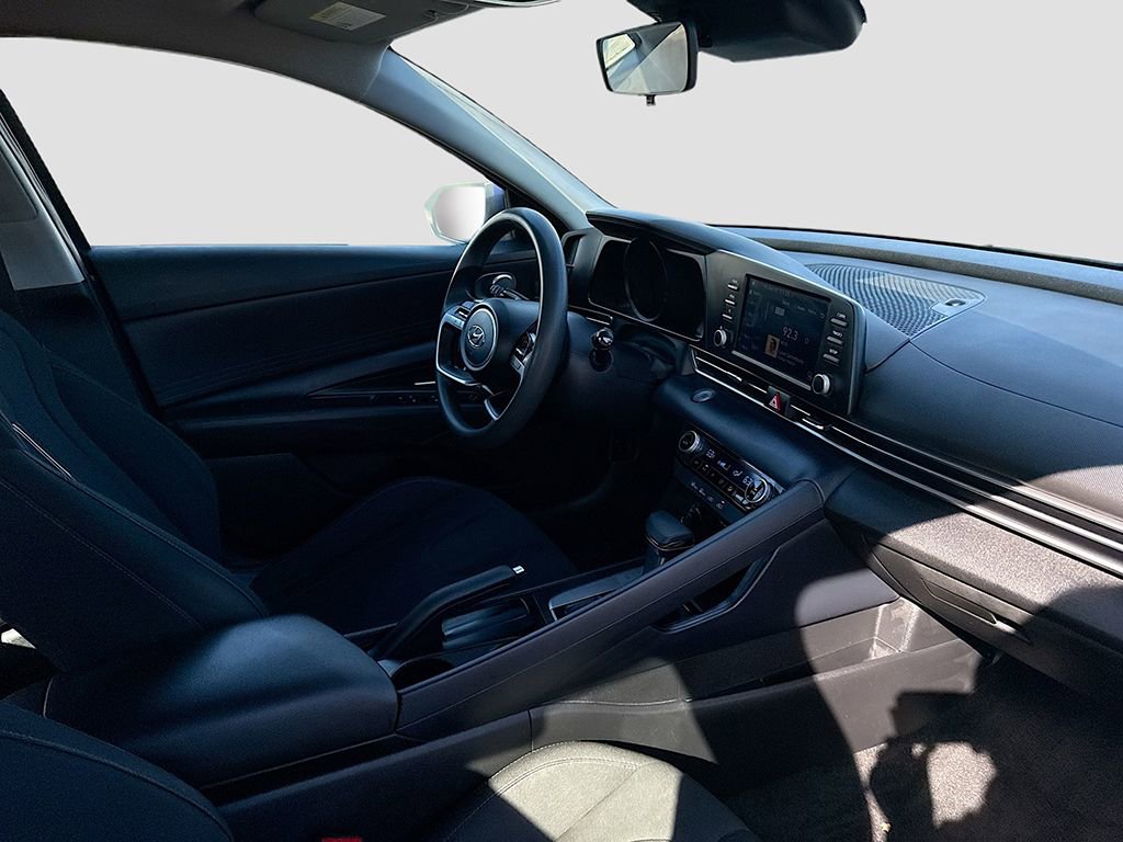Used 2022 Hyundai Elantra SEL image 16