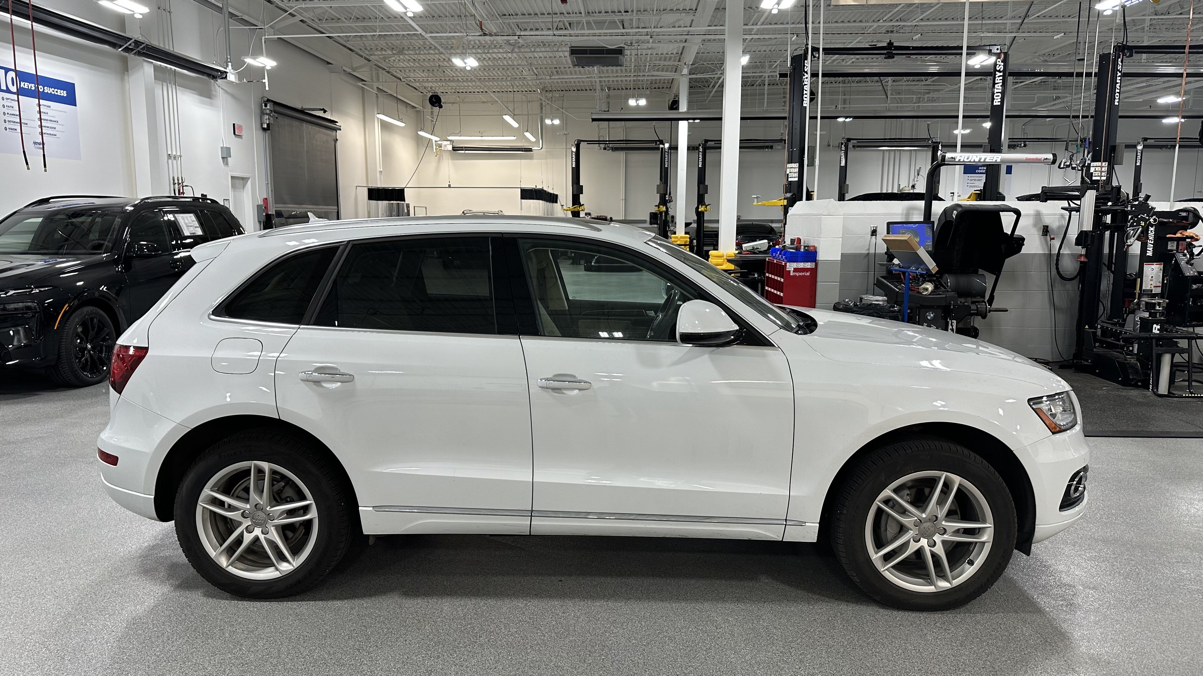 Used 2017 Audi Q5 2.0T Premium Plus AWD/4WD image 12
