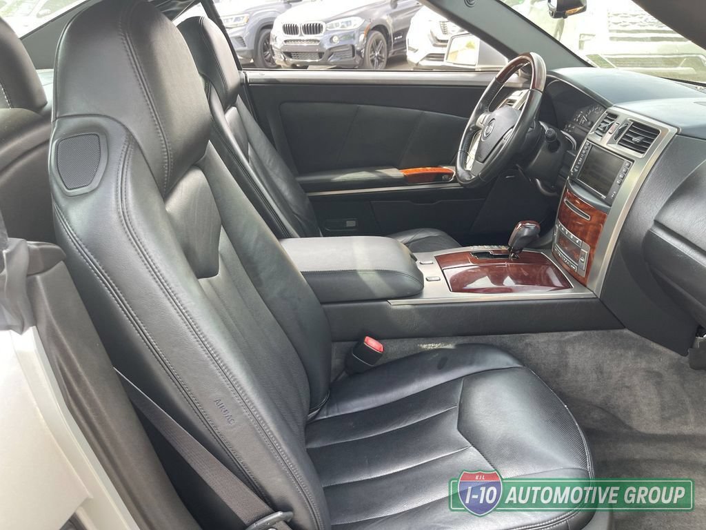 Used 2007 Cadillac XLR RWD image 13