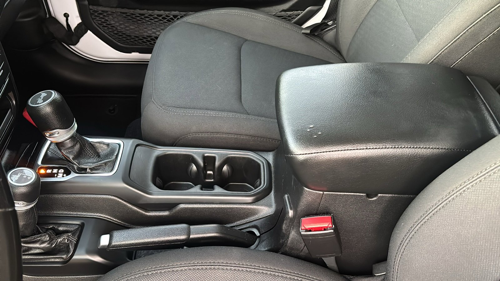 Used 2022 Jeep Wrangler Unlimited Sport image 21