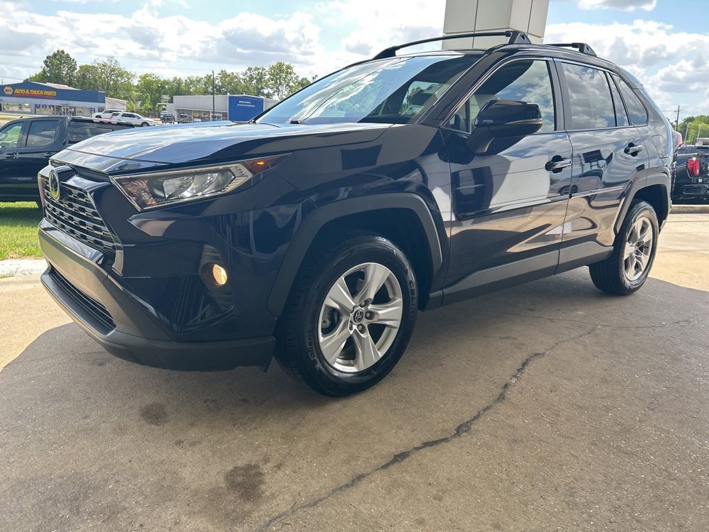 Used 2019 Toyota RAV4 XLE FWD image 4