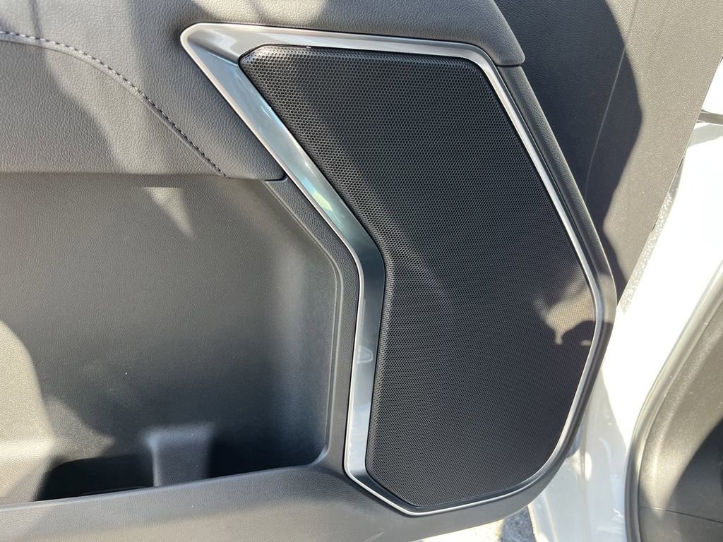 New 2025 GMC Sierra 1500 SLE image 8