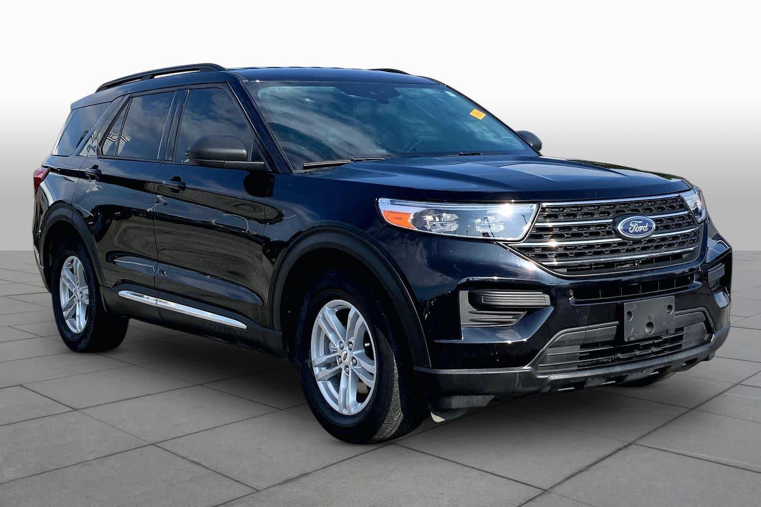 Used 2023 Ford Explorer XLT RWD video 3