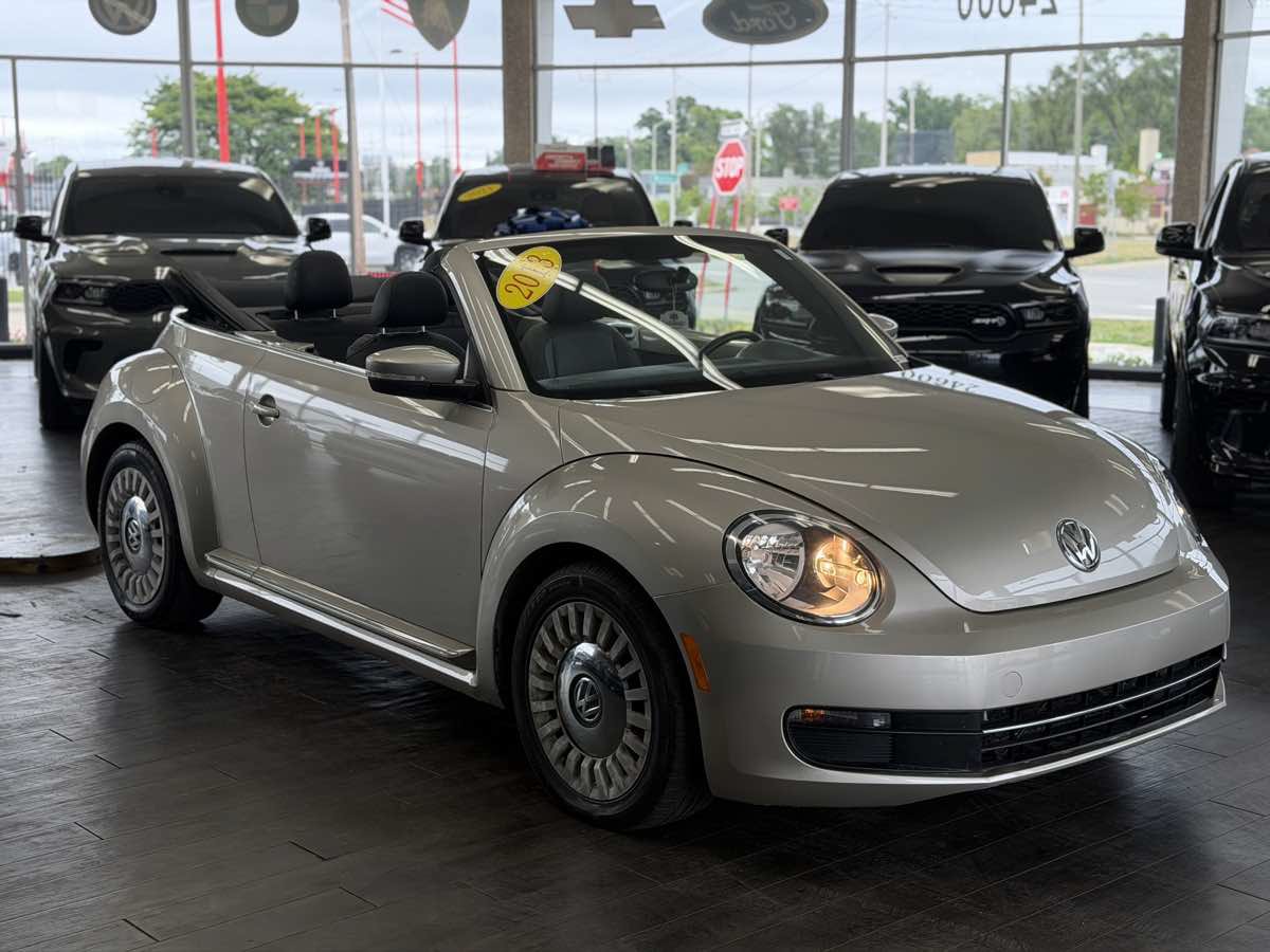 Used 2013 Volkswagen Beetle 2.5 FWD image 5