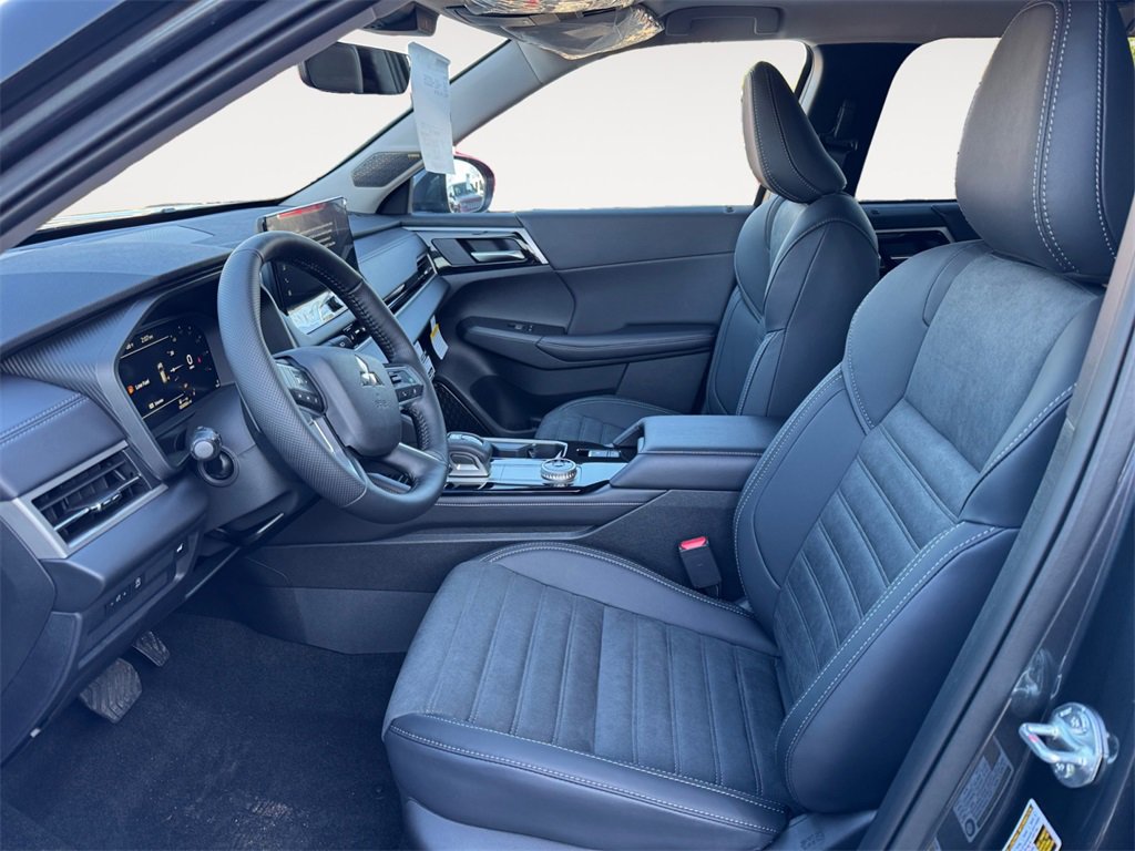 New 2026 Mitsubishi Outlander SE image 9