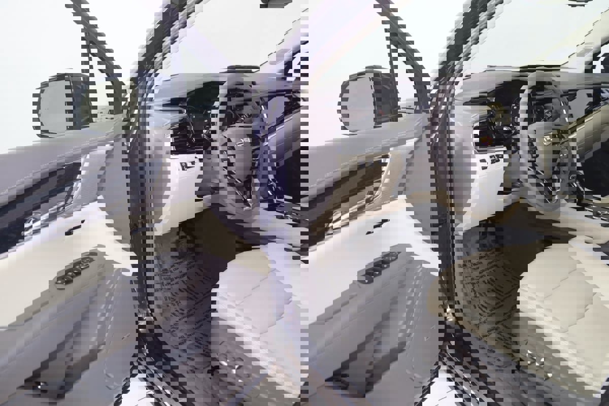 Used 2024 Cadillac XT6 Premium Luxury w/ Technology Package image 41