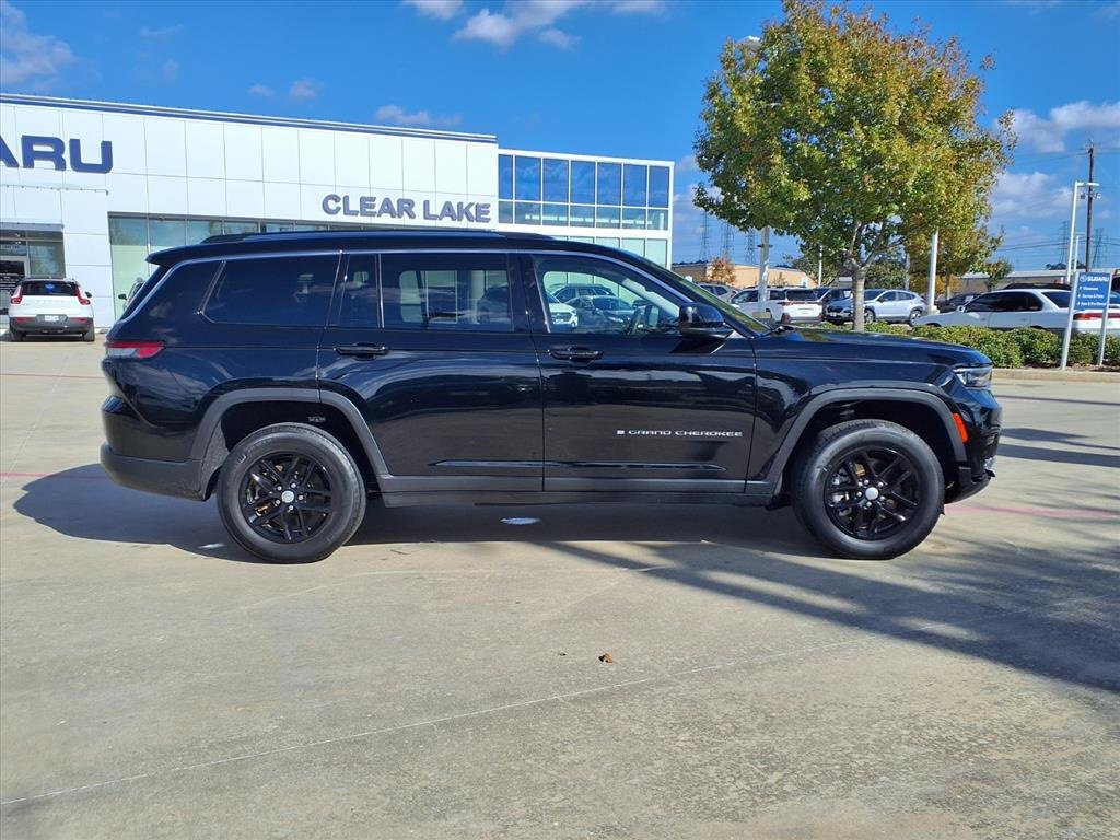 Used 2023 Jeep Grand Cherokee L Laredo w/ Luxury Tech Group I image 7