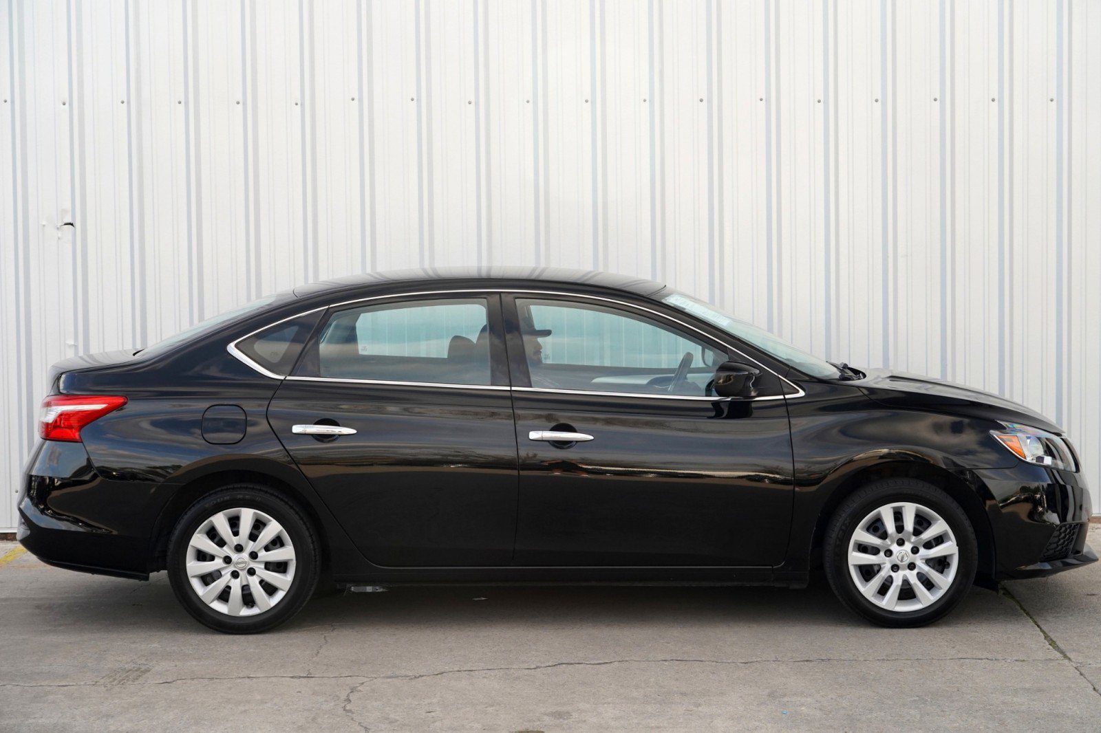 Used 2018 Nissan Sentra S image 45