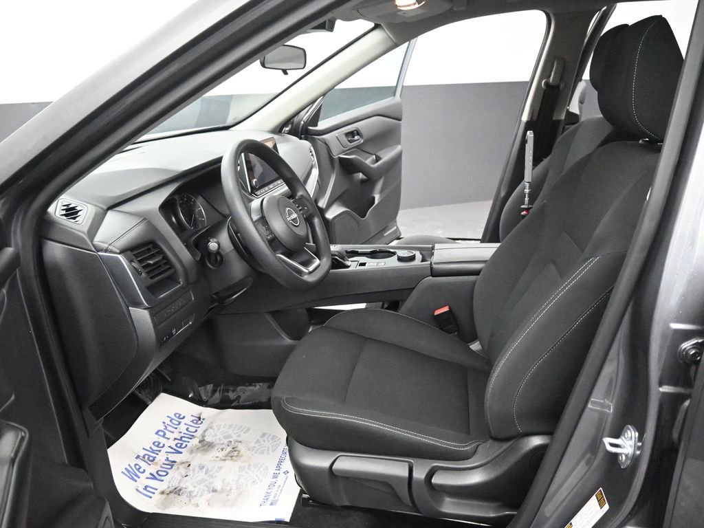 Used 2024 Nissan Rogue S image 30