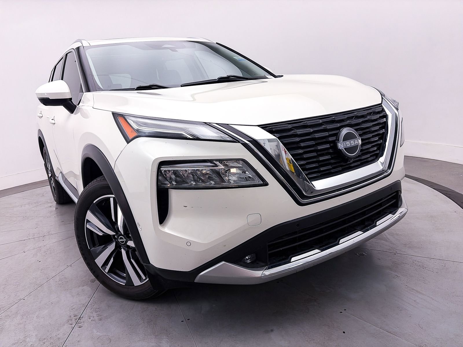 Used 2022 Nissan Rogue Platinum w/ Head-Up Display Package image 10