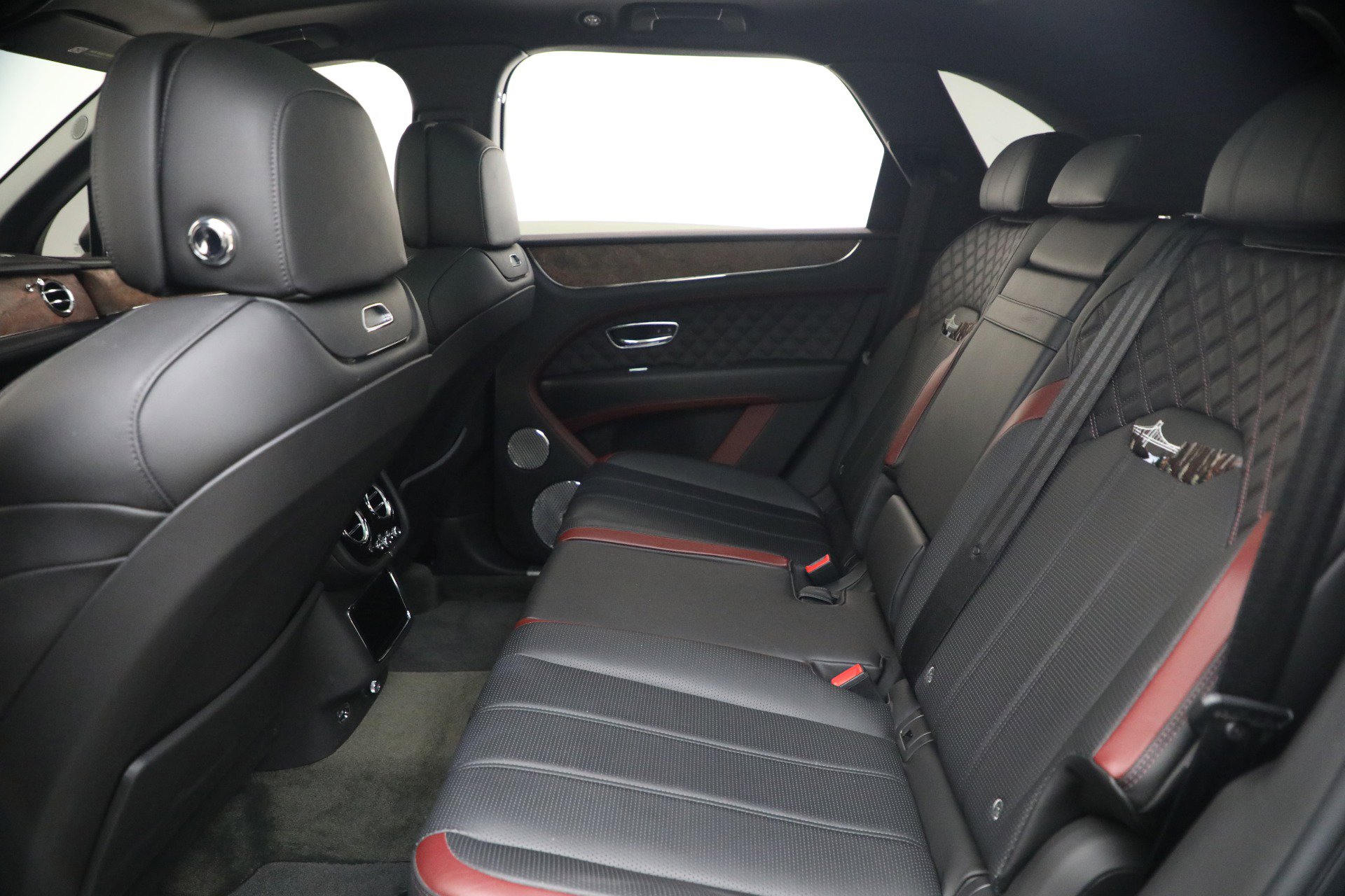 Used 2022 Bentley Bentayga image 22