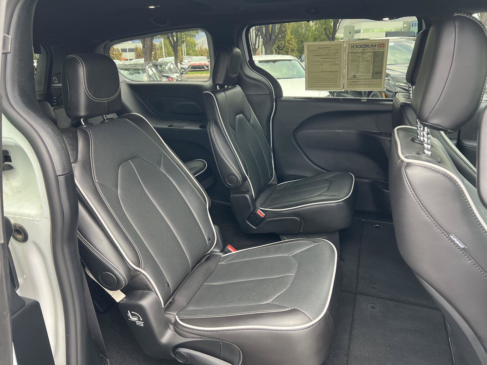 Used 2026 Chrysler Pacifica Limited AWD/4WD image 5