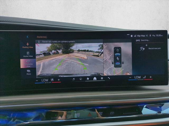 Used 2025 BMW 750e xDrive AWD/4WD image 14