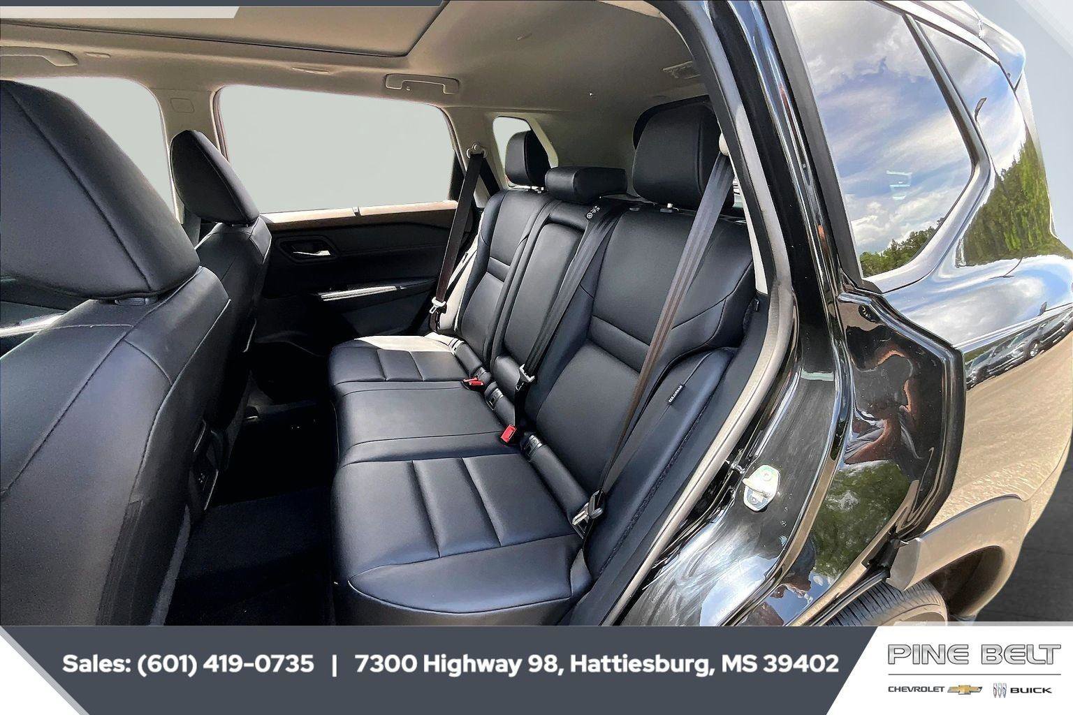 Used 2023 Nissan Rogue SV w/ SV Premium B Package image 19